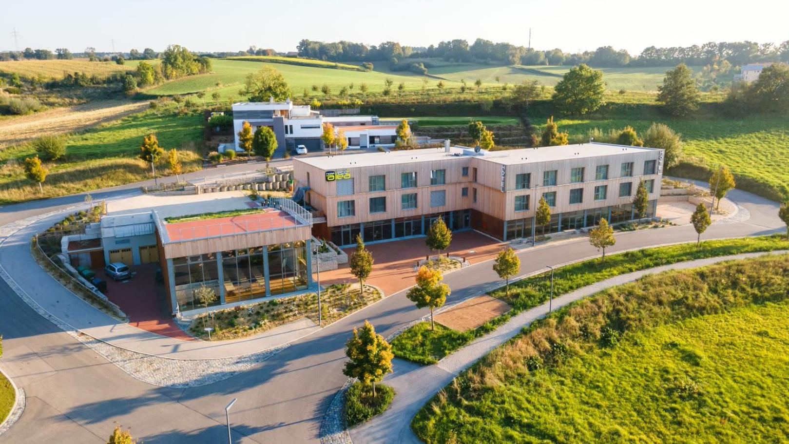 Oekohotel Aus Holz Alea Eco 伊尔姆河畔普法芬霍芬 外观 照片